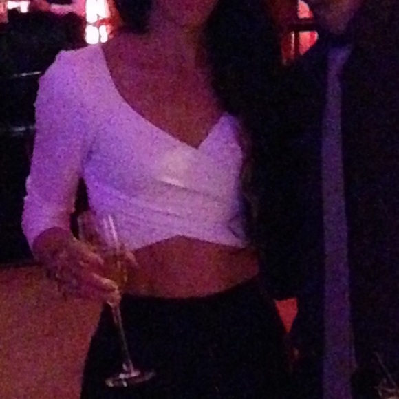 Black and White Bebe Crop Top - Picture 3 of 3